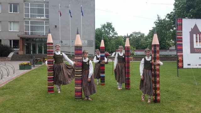 Vokālais ansamblis „LAI SKAN!” 5. Latvijas bērnu un jauniešu mūzikas un mākslas festivālā ”TOŅI UN PUSTOŅI”